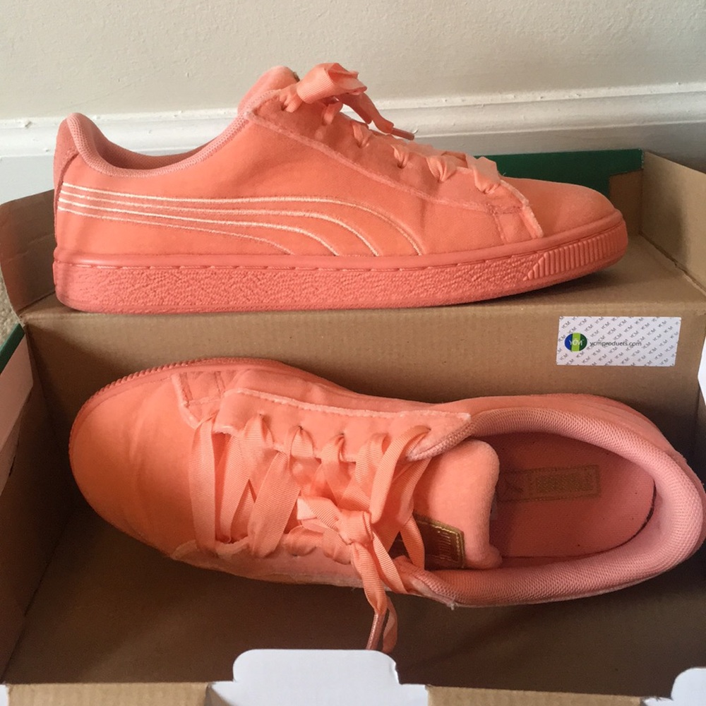Desert Flower Pumas